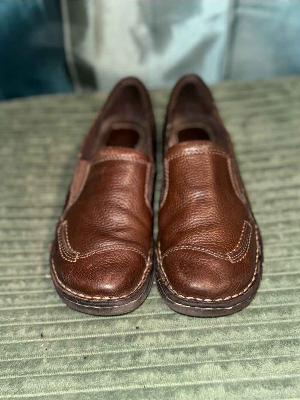 Thom McAn Women's Brown Pebbled Leather Slip-On Loafers - Picture 2 of 4